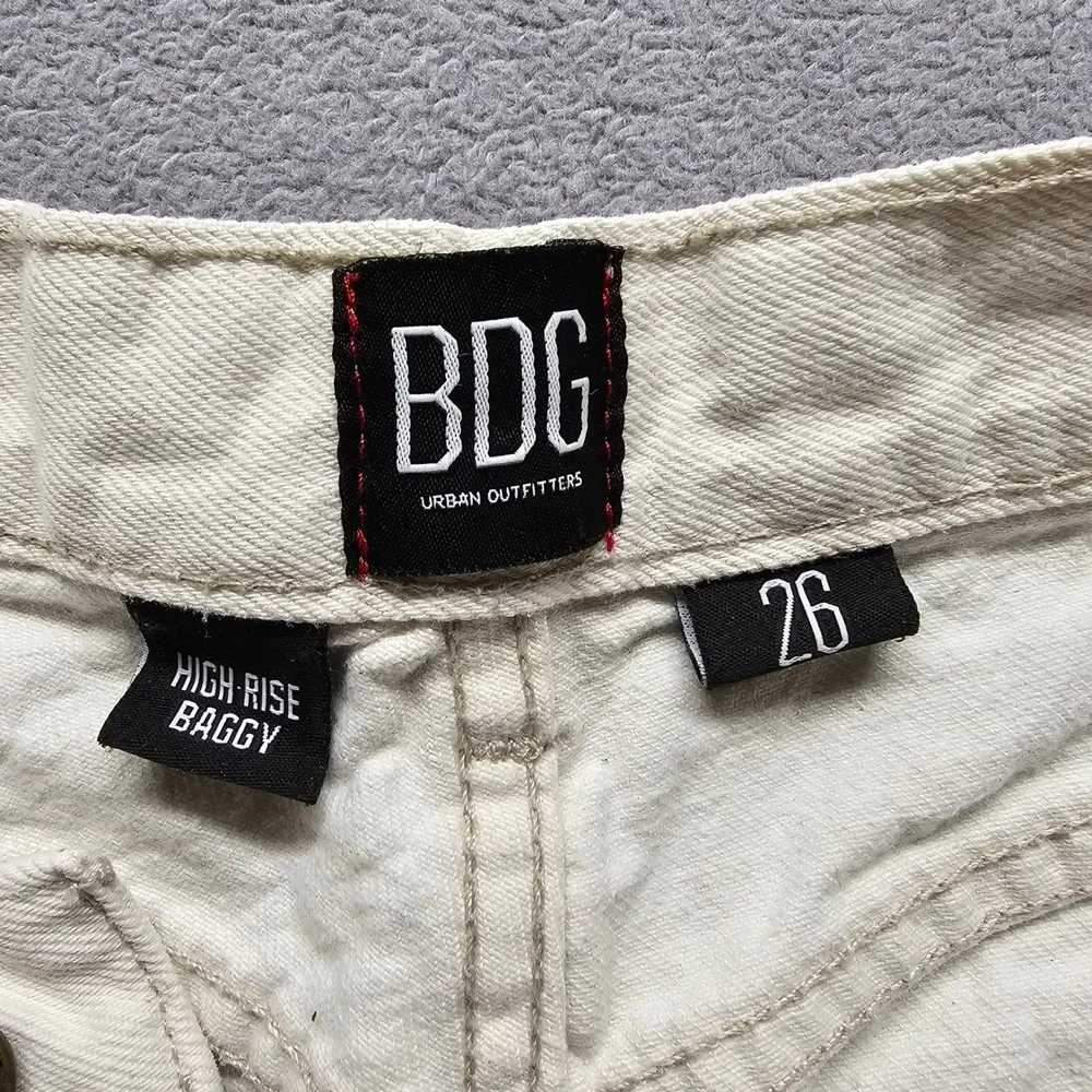 BDG Urban Outfitters High-Rise Baggy Jeans 26 Cream Distressed Wide Leg Denim